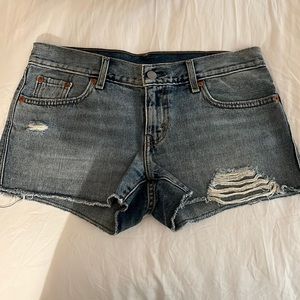 Levi Strauss 27” Distressed Jean Shorts